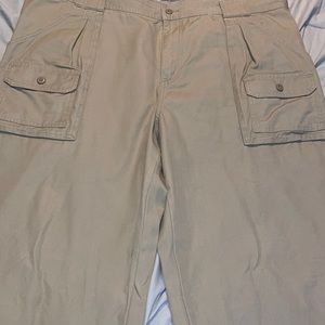 EUC - Cabela’s- men’s 44x32 pants